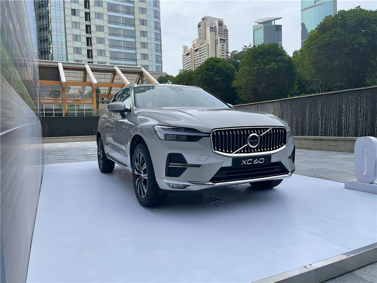 Volvo hybrid four-wheel drive has obvious advantages, and the new Volvo ...