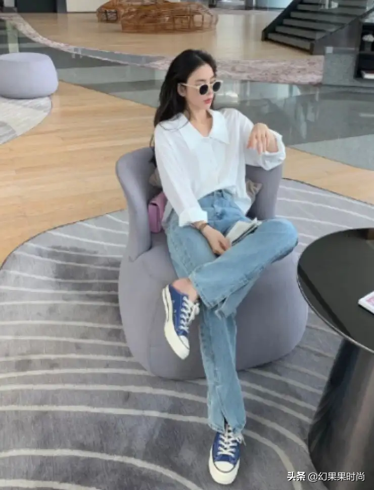 White shirt with jeans, 44-year-old Shu Qi looks girlish - iNEWS