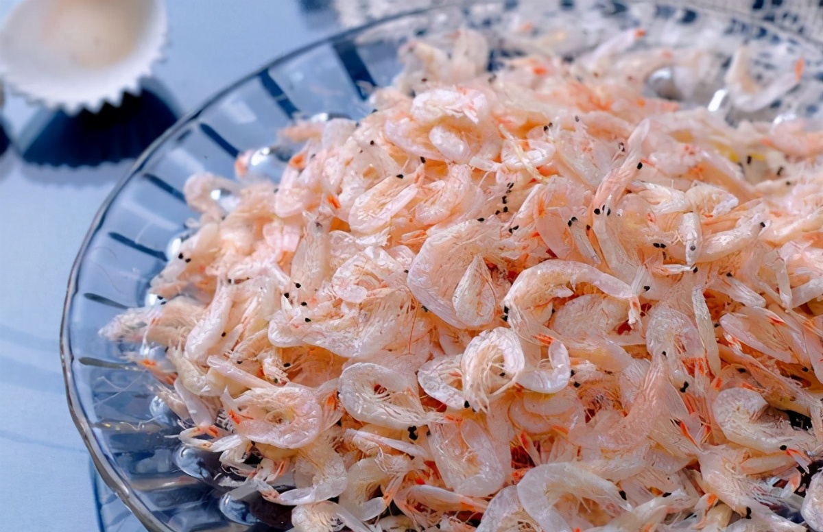 The same is dried shrimp skin, buy yellow or white, the quality is very