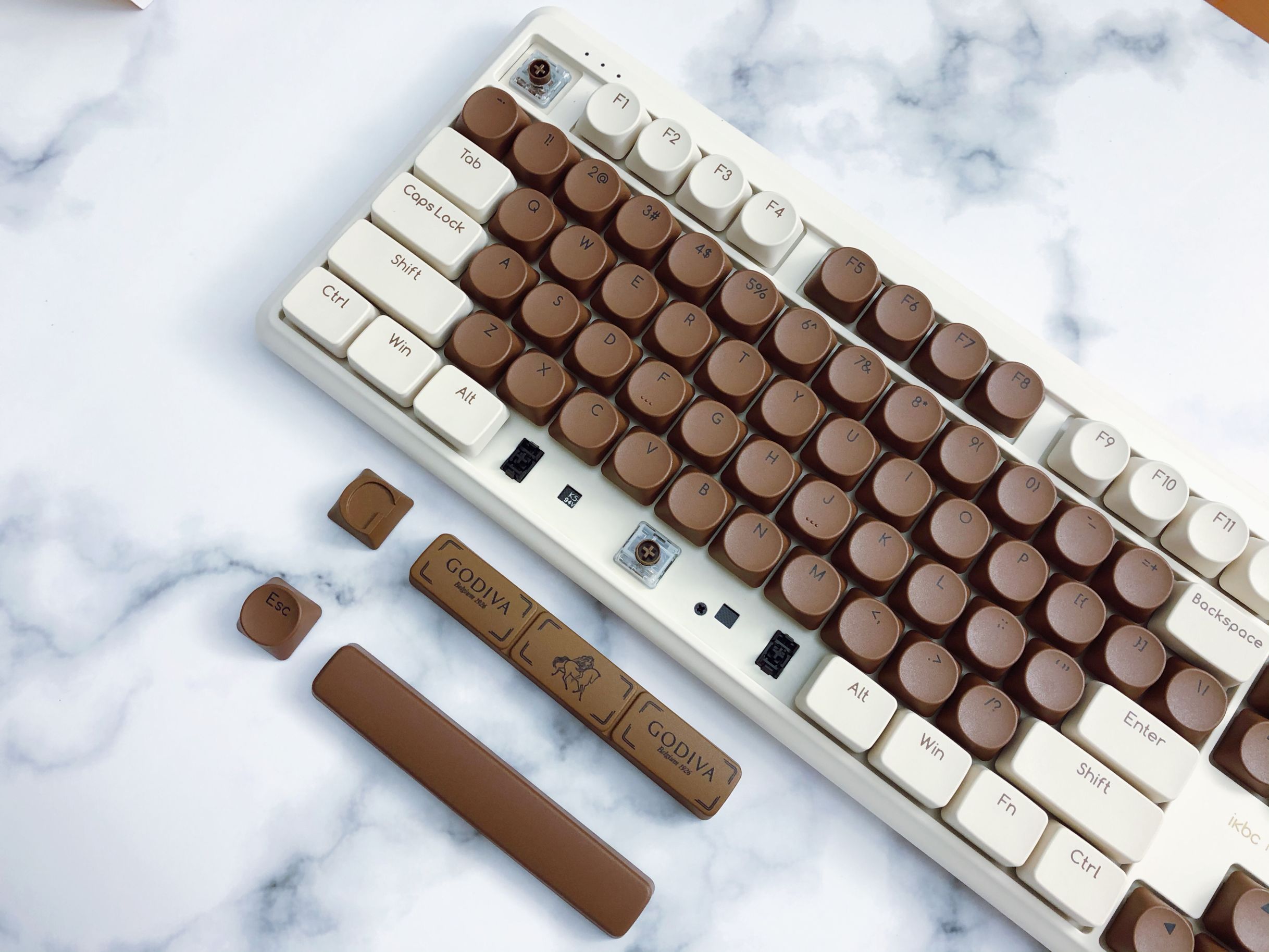 The best gift for the object on Tanabata!ikbc Godiva cobranded