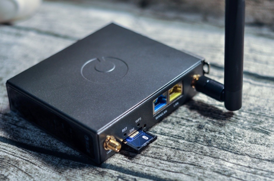 Industry 4.0 Internet of Everything, escorted by Dandelion Router R300 ...