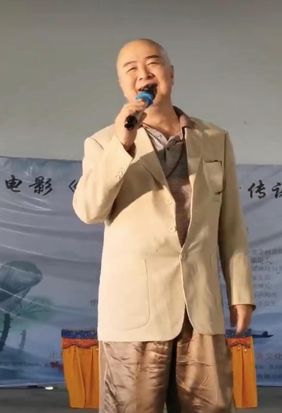 The 82-year-old actor Zhu Longguang rarely reveals the recent situation ...