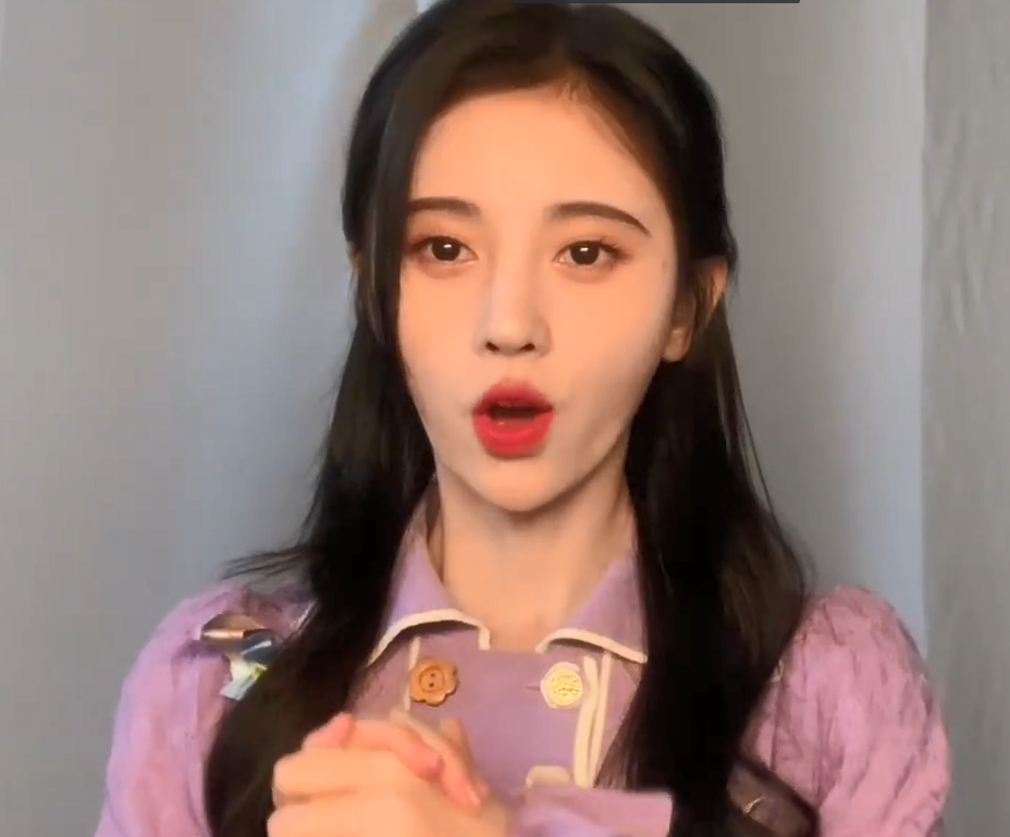 Ju Jingyi promoted the new song, with a sharp chin, long mouth, and ...