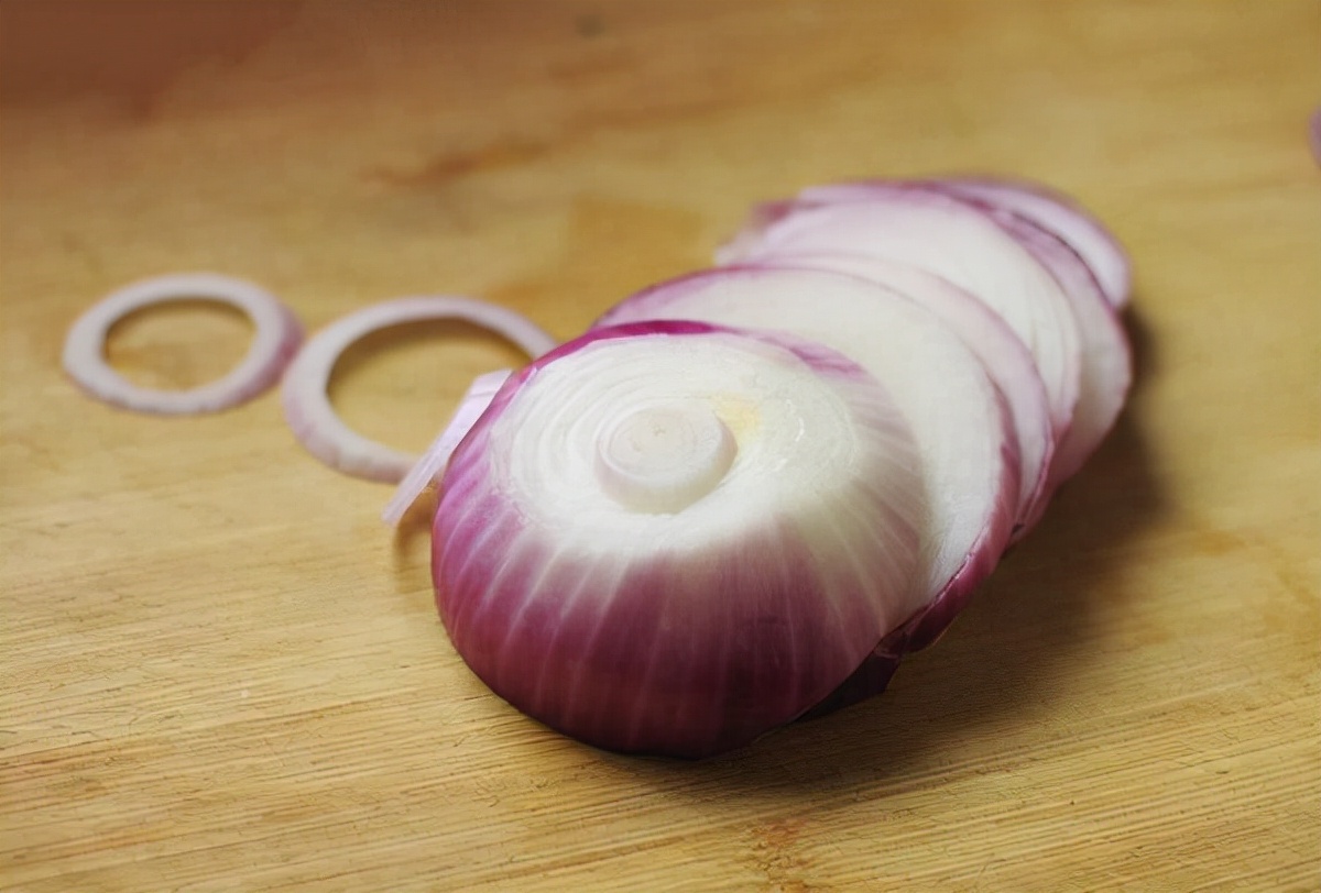 Eating onions like this has a good effect on blood pressure reduction