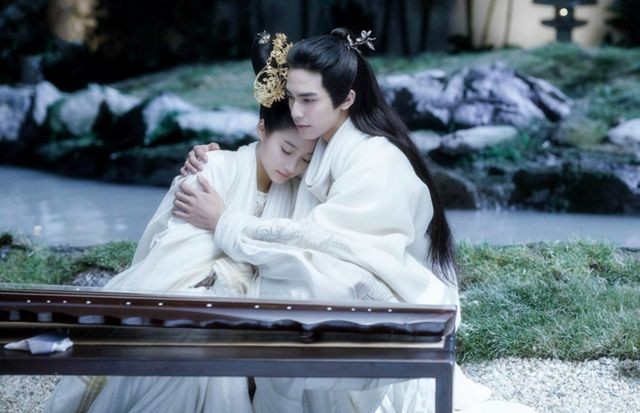 The real princess Liu Chuyu, 30 beautiful men in the harem take turns ...