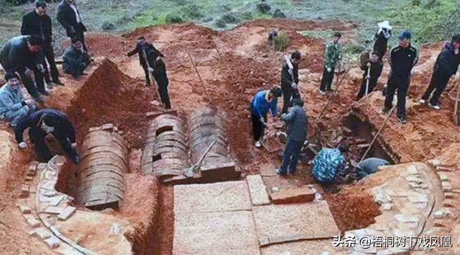 An Ancient Tomb Was Discovered In Sichuan 44 Years Ago, But The Owner 