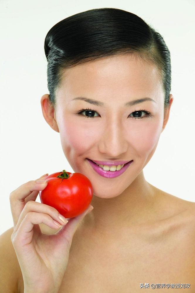 Is it better to eat tomatoes raw or cooked?Why is the health value of