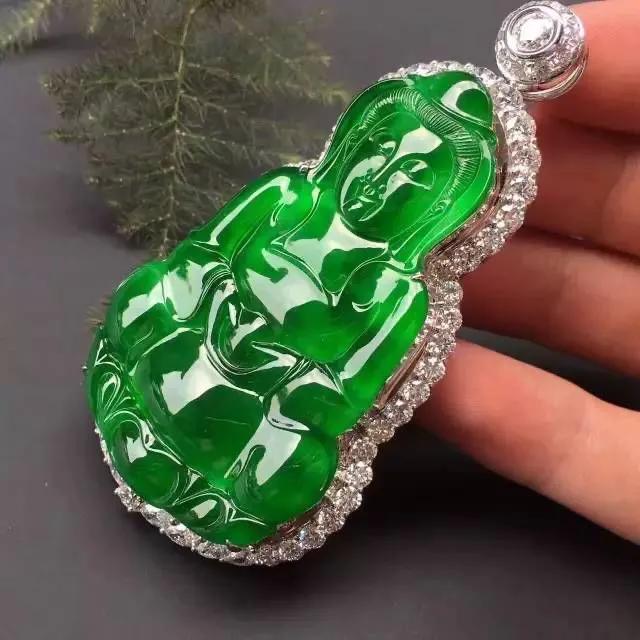 Why can the emperor green jade become a collectible jade?What are the ...