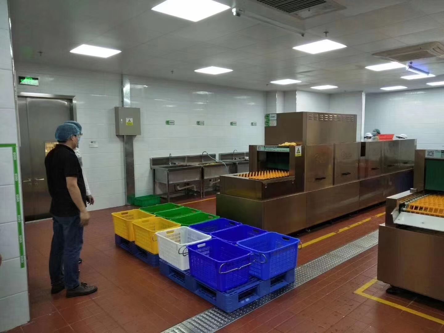 The equipment characteristics of the canteen dishwasher iNEWS