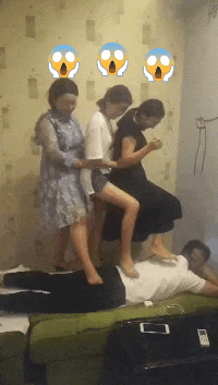 搞笑动图GIF：妹子调皮了！我都想试试了！