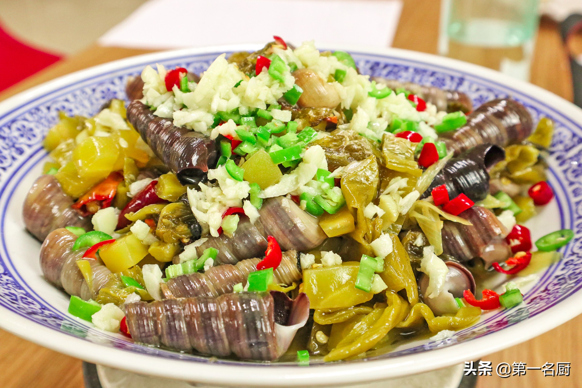 How to make snails delicious?Try it with this kind of ingredients, it's