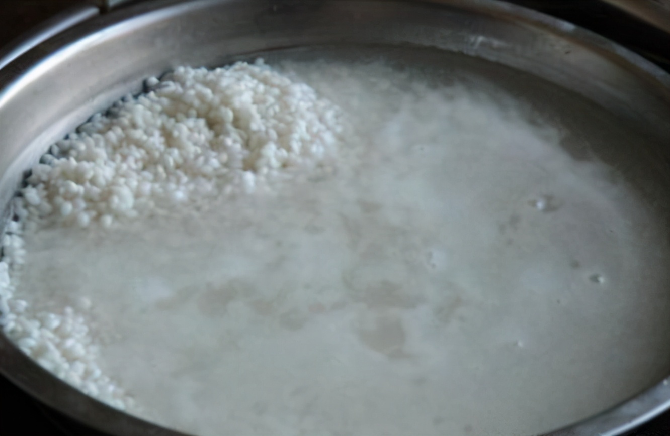 How long is more suitable for making rice dumplings and soaking