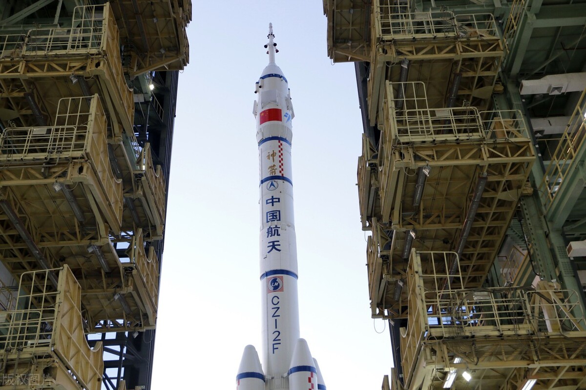 Astronauts stay in space for the first 6 months. How long can the space