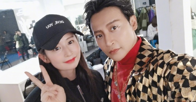 Ying Er Sun takes a photo with her brothers, the beauty filter is too ...