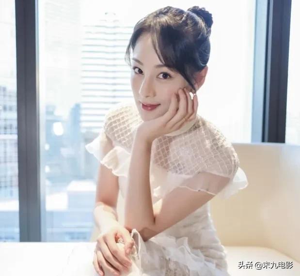 "The Whirlwind Girl" Zhao Yuanyuan has a beautiful headline photo ...
