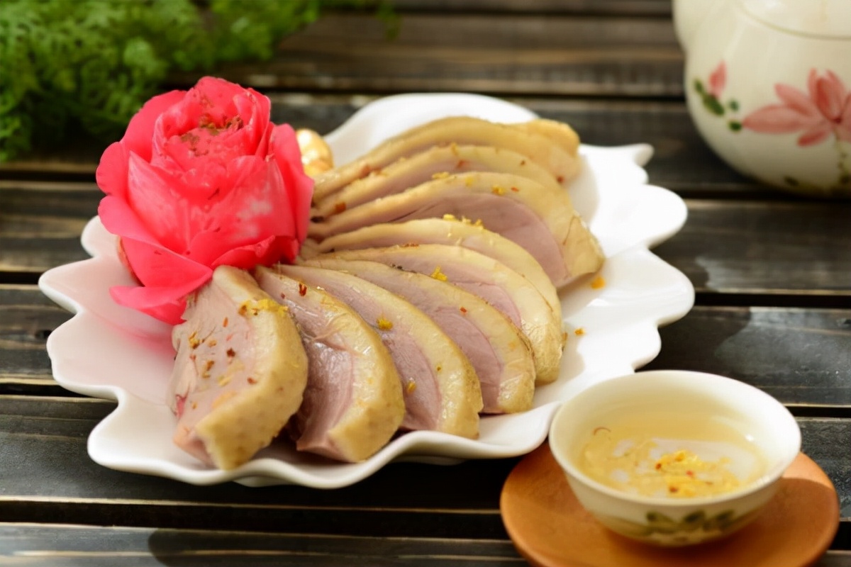 Traditional sweetscented osmanthus brine duck, full of gravy