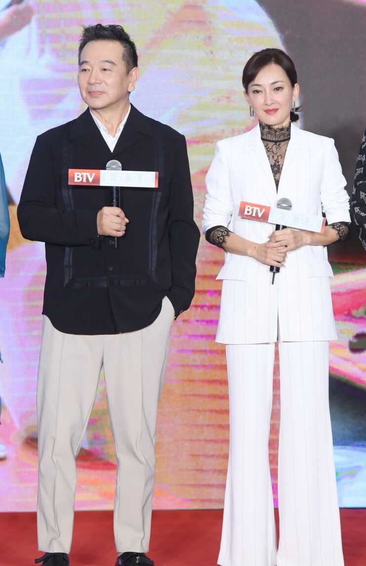 Niu Li is more "eye-catching" as she gets older, and she is 47 years ...