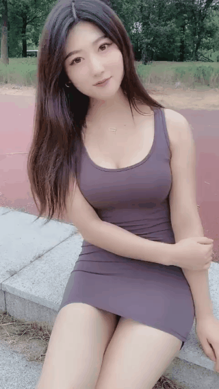 小姐姐动图：小姐姐这是怎么了！