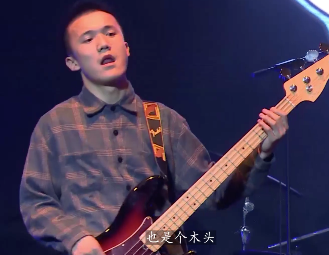 这帮玩乐队怼天怼地的狠角色，你根本想不到他们才上初中！