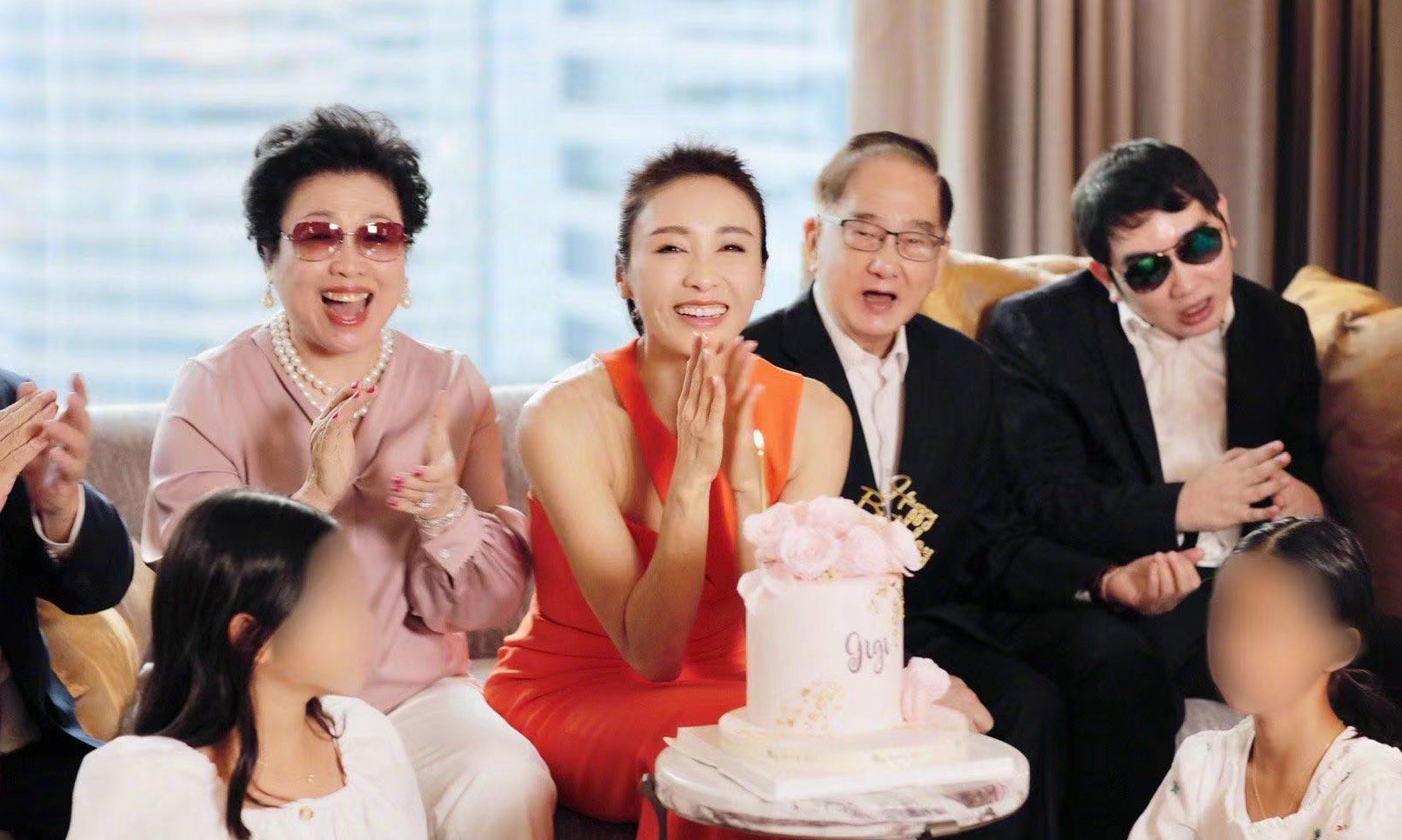 Gigi Lai s Family Portrait Celebrated Her 50th Birthday And Ma gigi-lai-s-family-portrait-celebrated-her-50th-birthday-and-ma