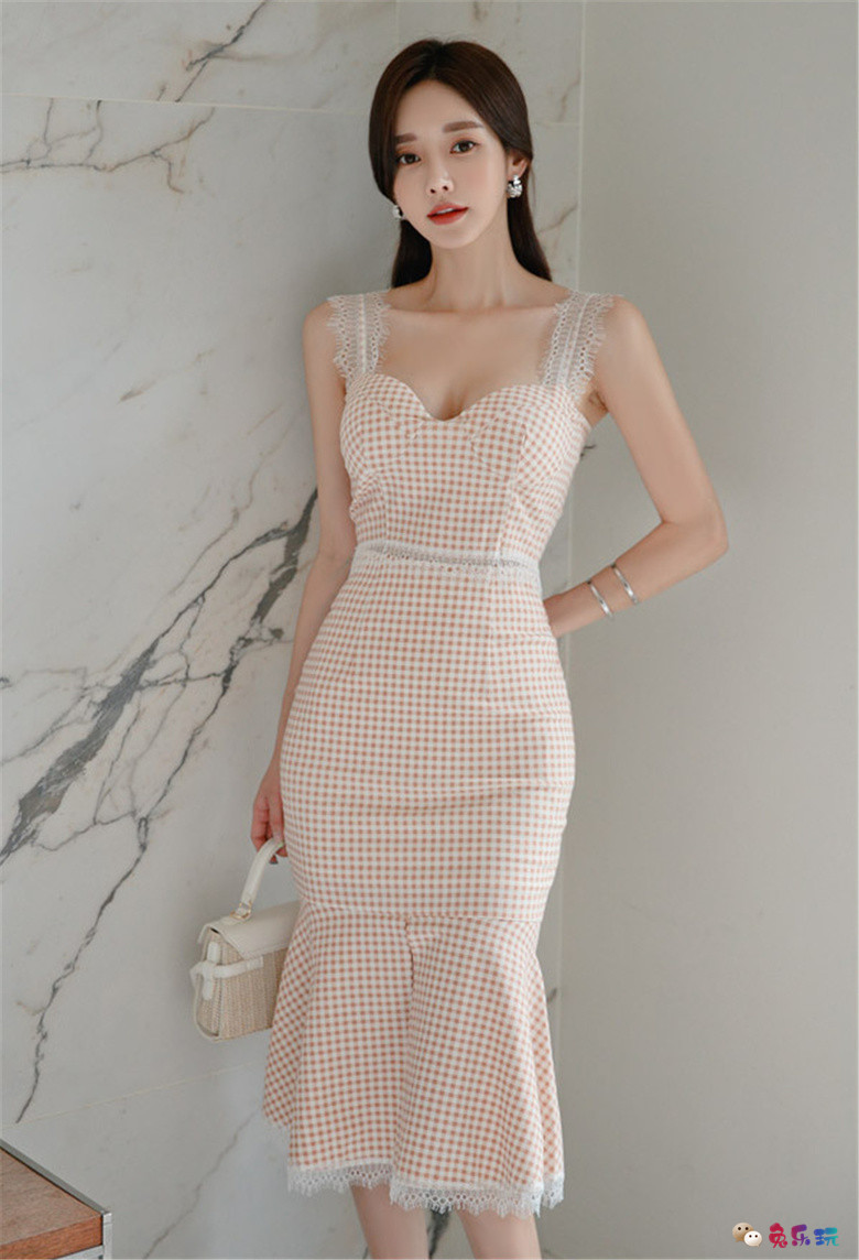 孙允珠丨娇霖幻露粉彩霓裳秋婉吊肩裙