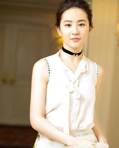 Liu Yifei Shen Shijing, China and South Korea, two supernatural ...