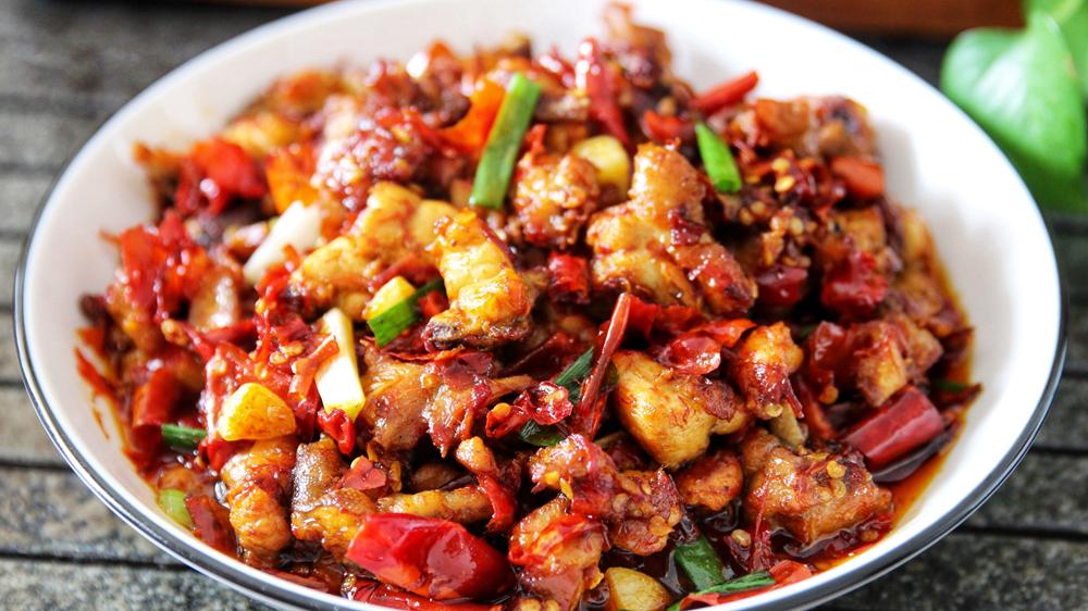 Xinjiang Chaiwobao Spicy Chicken, spicy and crispy, leaves the mouth ...