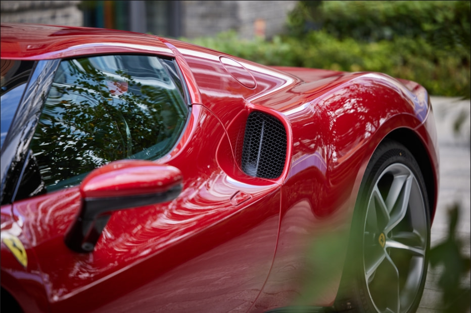 The first V6 plugin hybrid Prancing Horse road sports car iNEWS