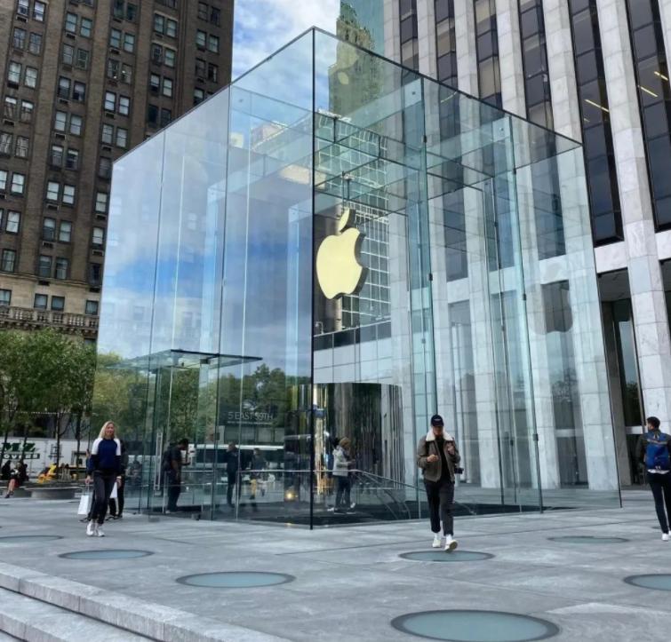 Who designed the big glass in the Apple Store? - iNEWS