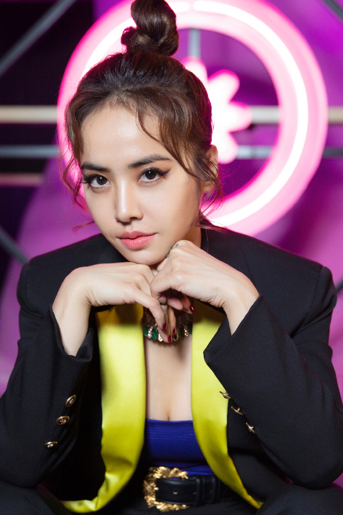 "Queen Of Change" Jolin Tsai - INEWS