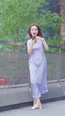 大胸美女动态GIF图片：大大大大！