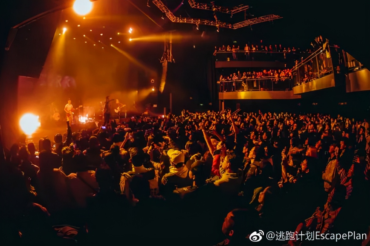 曾一夜爆红却选择流浪，这位“快女”活的也太酷了！​