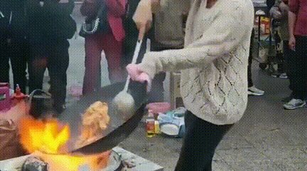 搞笑动态图:大哥不要再骚了,嫂子马上就到了