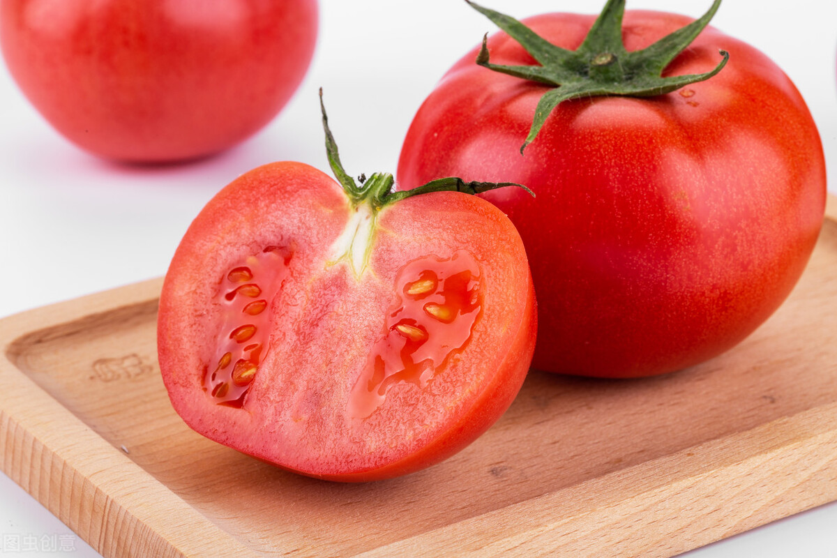 Save tomatoes in summer, don't put them in the refrigerator, teach you
