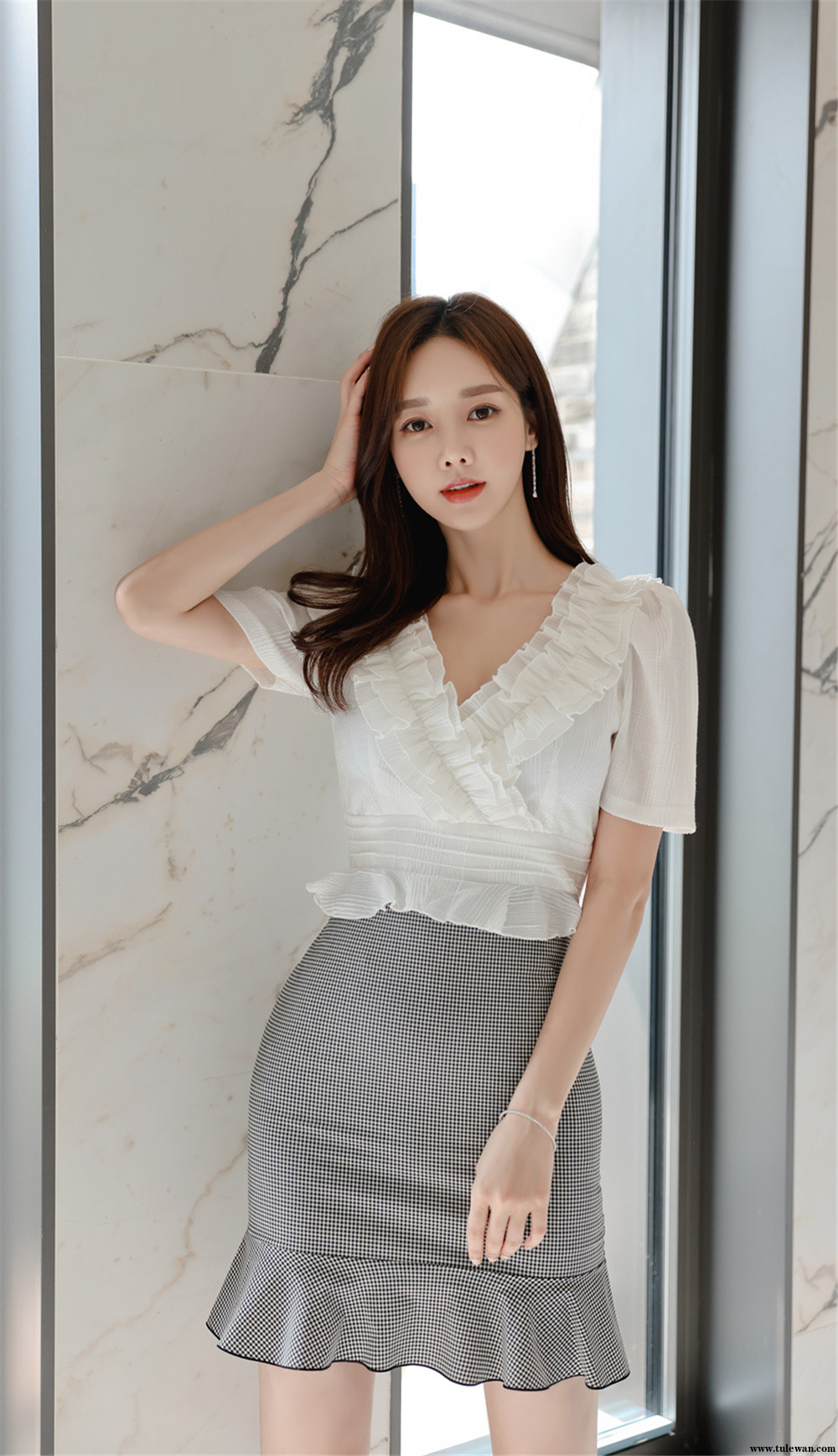 孙允珠丨爱尔兰雪莉曼妙交叉雪纺洋裙