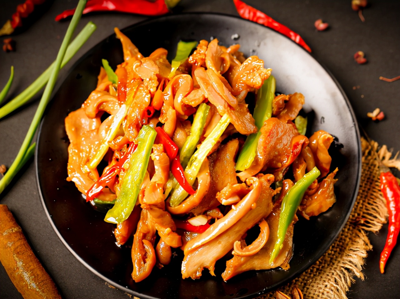 When eating pork, be careful to eat less of this part iNEWS