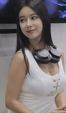 内涵到硬的美女GIF图片：小姐姐邀请你一起做运动！