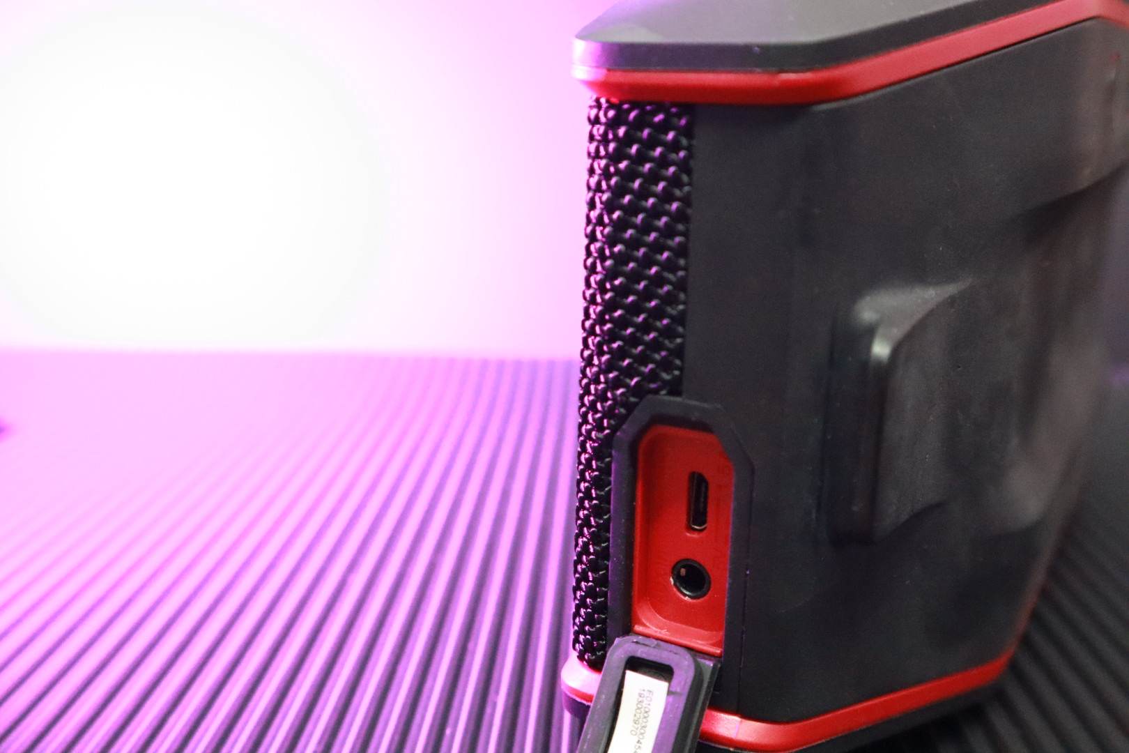 German speakers with bursting sound quality Teufel RocksterGo, the