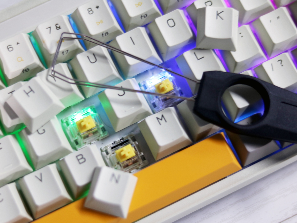 Experience Miwu ART mechanical keyboard small and portable, the first