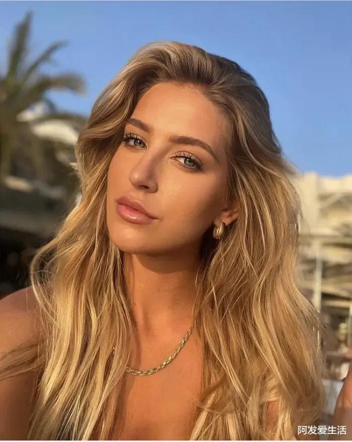 American model Skyler Simpson dynamic photo iNEWS