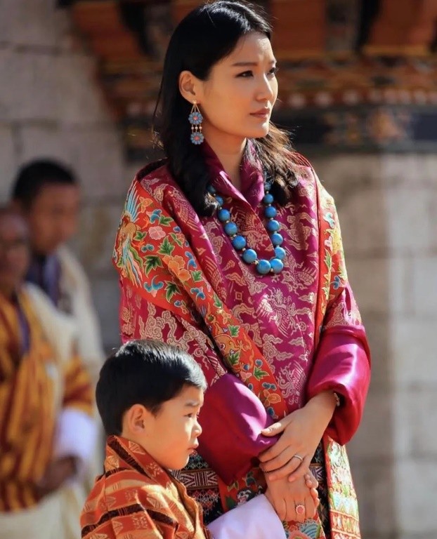 Queen Pema of Bhutan: The older sister married the king's younger ...