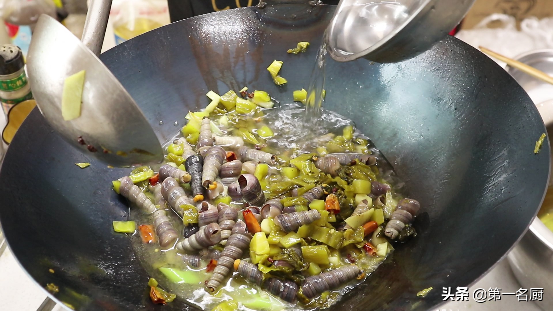 How to make snails delicious?Try it with this kind of ingredients, it's