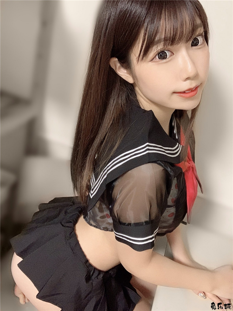 稀世珍品的美腿！日本19岁coser Ruchiko美体太强大让人惊讶！