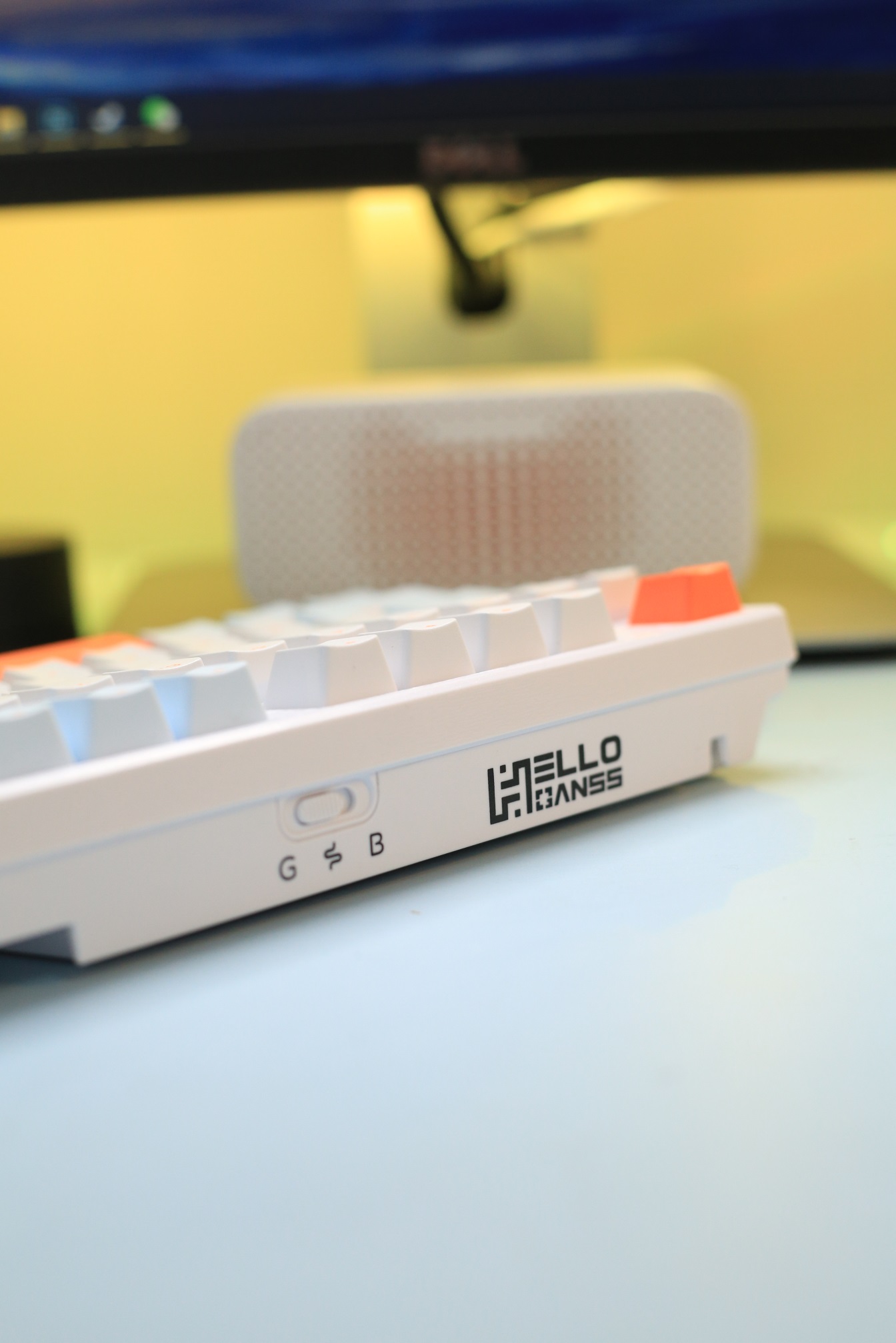 Squeeze toothpaste, one step HELLO GANSS HS98T wireless threemode