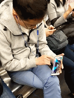 有意思的动图图片:现在才知道,原来公路上的栏杆是这样清洗的