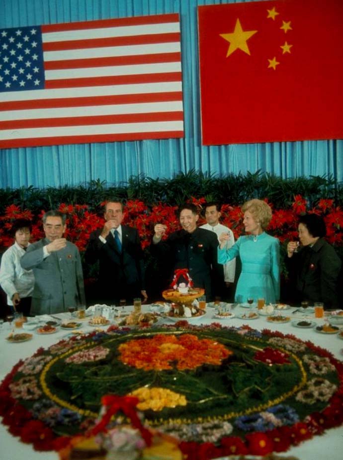 Menus and photos of the four banquets during Nixon's visit to China in ...