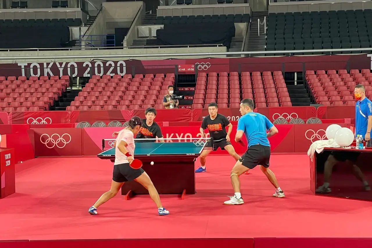 Playing tricks?The pingpong venue is getting smaller, and the Japanese