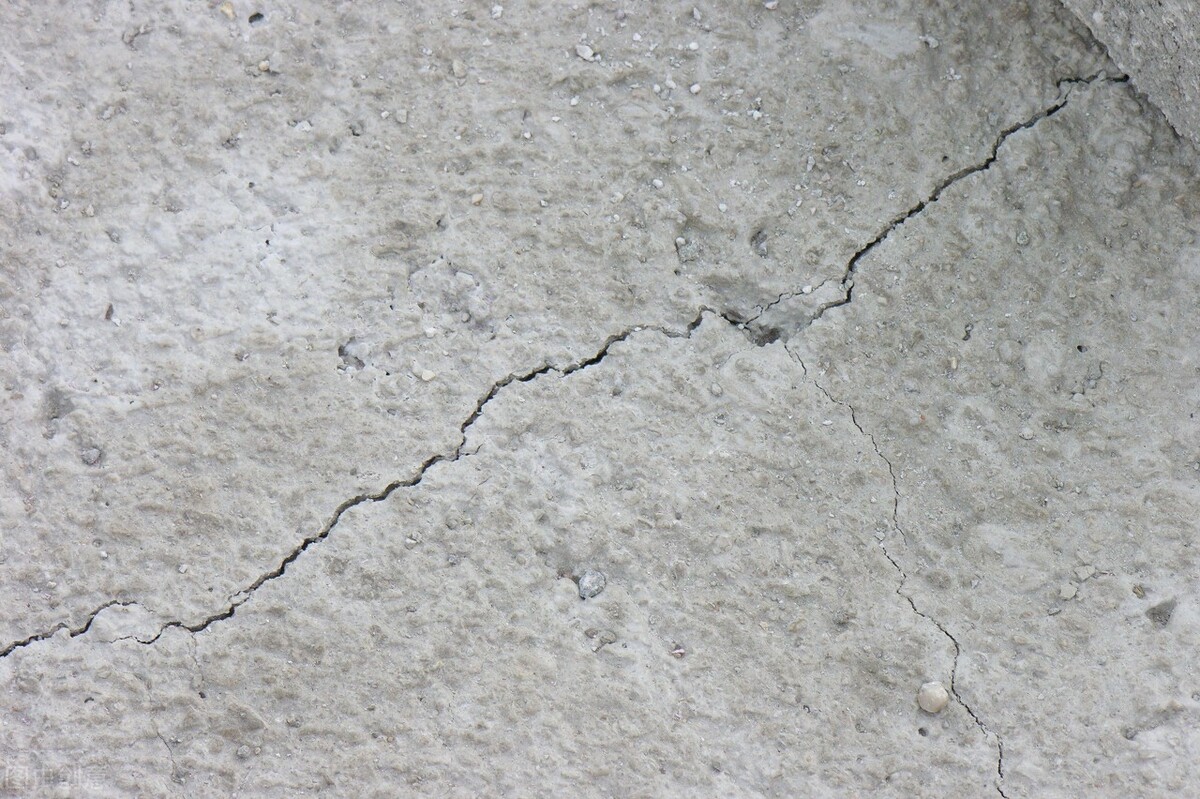 How to effectively prevent the plastic shrinkage and cracking of the