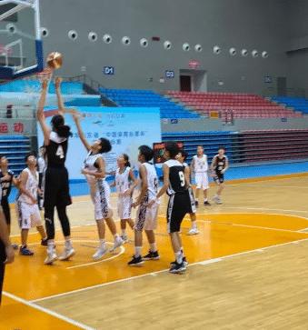 "Female Yao Ming" Is Too Dominant!14 Years Old, 2.26 Meters Tall ...