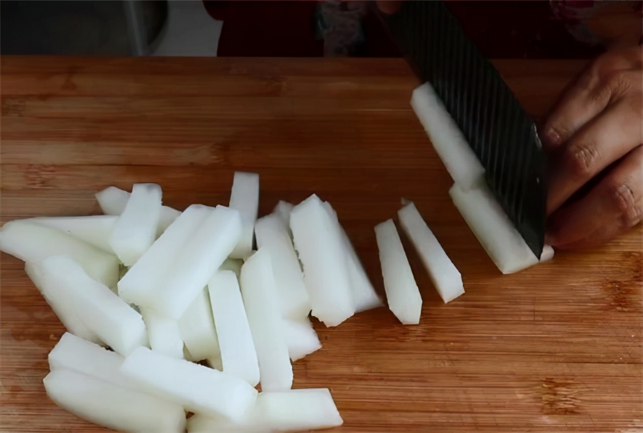 If you want to eat winter melon candies, you don't need to go out and